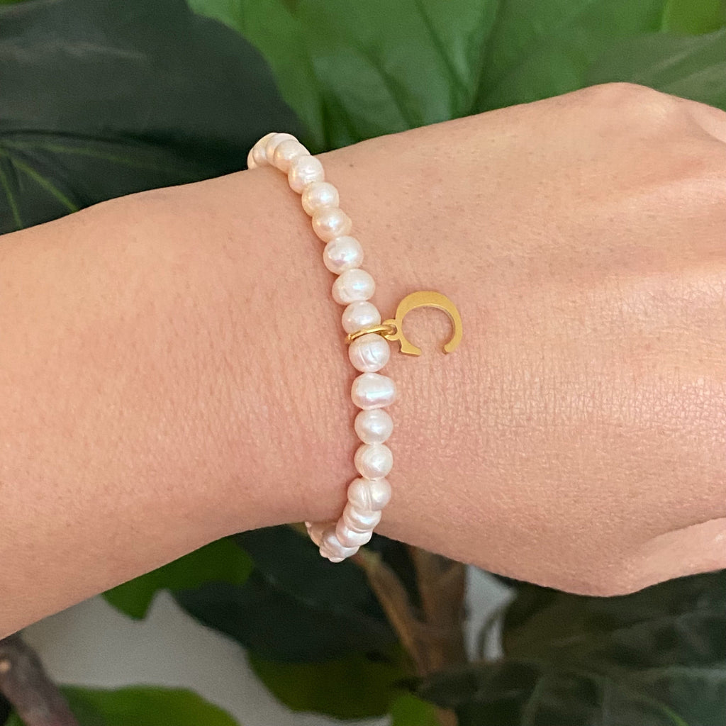 Freshwater Pearl Initial Charm Bracelet for Women – 18k Gold-Plated Letter Charm, Gift for Her