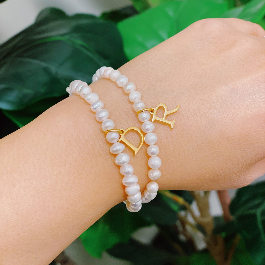 Freshwater Pearl Initial Charm Bracelet for Women – 18k Gold-Plated Letter Charm, Gift for Her